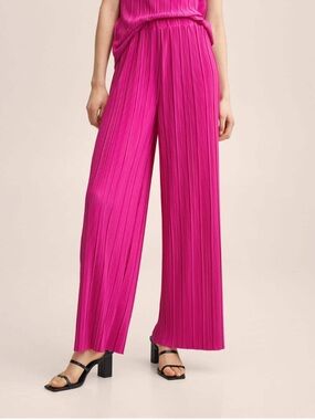 Beyond Words Wide-Leg Pleated Pants in Fuchsia